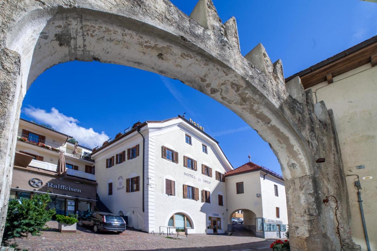 Hotel Greif Malles Venosta Exterior photo